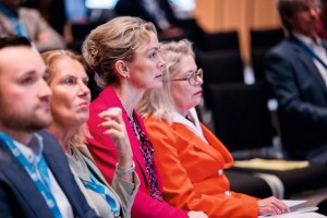 v. l. n. r.: GdW-Hauptgeschäftsführerin Ingeborg Esser, IHK-Geschäftsführerin Manja Schreiner, Ute Bonde, Senatorin SenMVKU Berlin Bild: Konstantin Gastmann – IHK Berlin