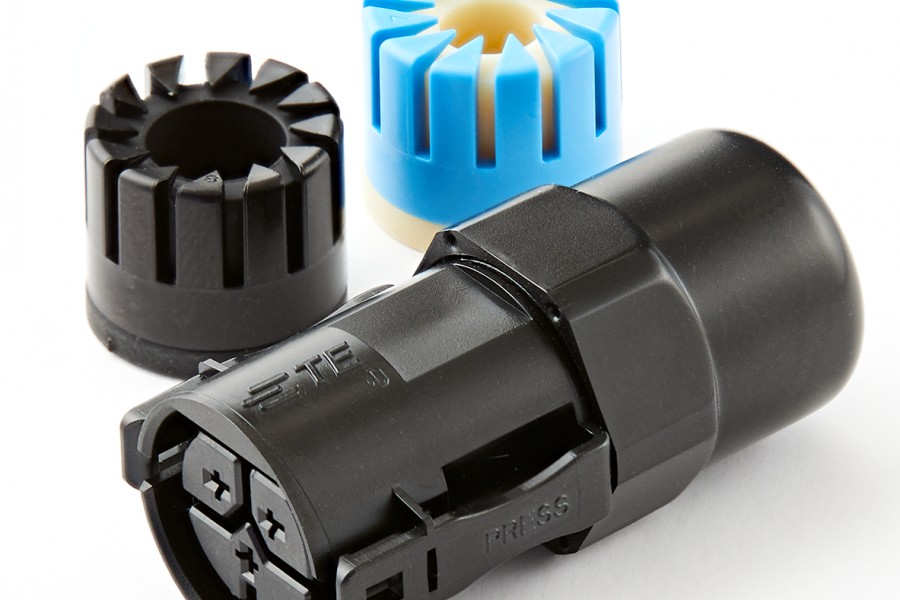Verbesserte Standardausführung elektrischer Stecker bei der Armstrong HEP Optimo Pumpenreihe Quelle: Armstrong