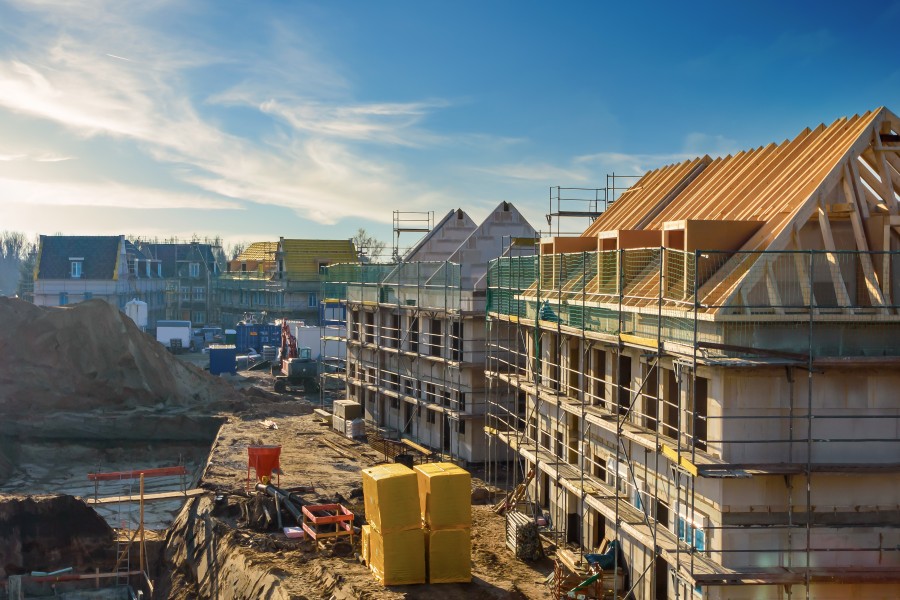 Im Wohnungsbau wuchs der Umsatz nominal um nur 1,6%, klagt der Zentralverband des deutschen Baugewerbes. Bild: stock.adobe.com/Lichtwolke99