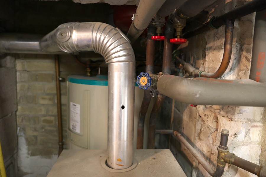 In 50 % der deutschen Haushalte wird Wärme für Heizung und Warmwasser mit veralteten Gassystemen erzeugt. 
