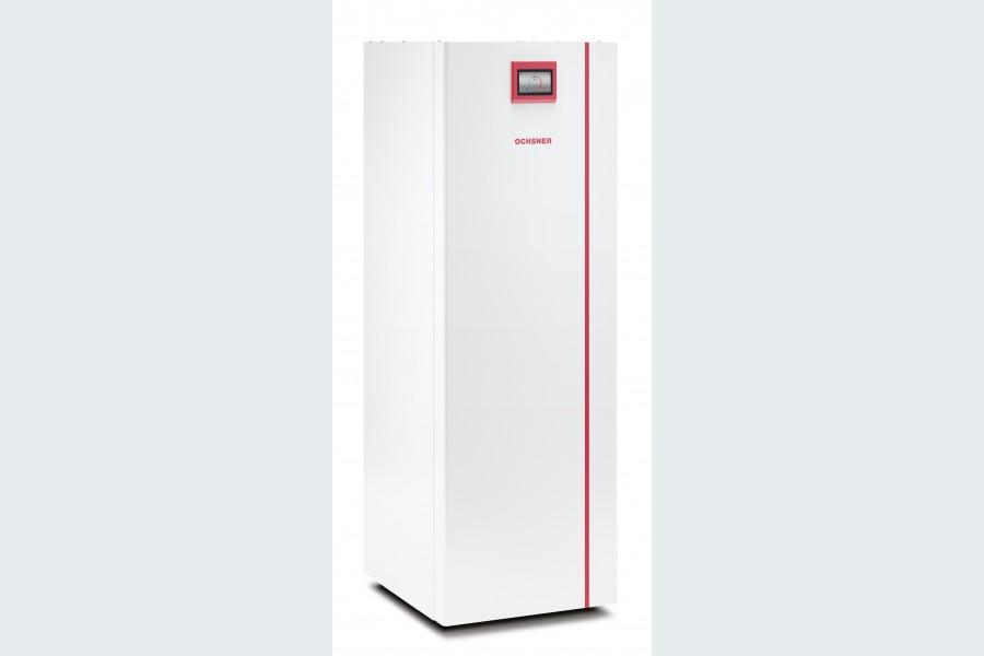 Der kompakte Sole-Tower Ochsner Terra Fox vereint Wärmepumpe und Warmwasserspeicher auf kleiner Grundfläche. Mit Leistungen von 7, 12 oder 16 kW lässt sich Erdwärme in Mehrfamilien- und Einfamilienhäusern sehr vielseitig nutzen. Quelle: www.ochsner.com