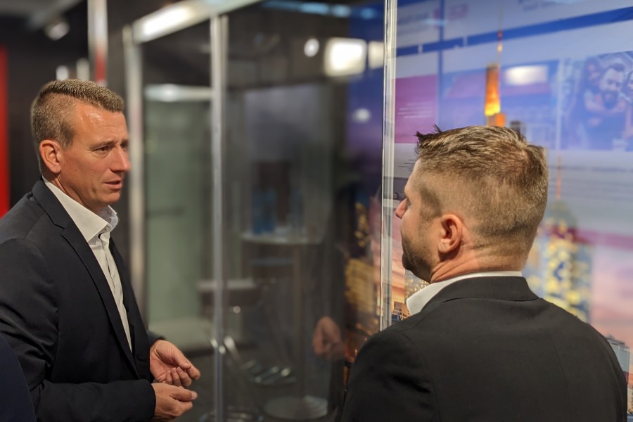 Viel Raum für Gespräche und individuelle Beratung bietet der Messeauftritt der Roth Werke auf der SHK+E vom 19. bis zum 22. März in Essen. Quelle: Roth Werke GmbH