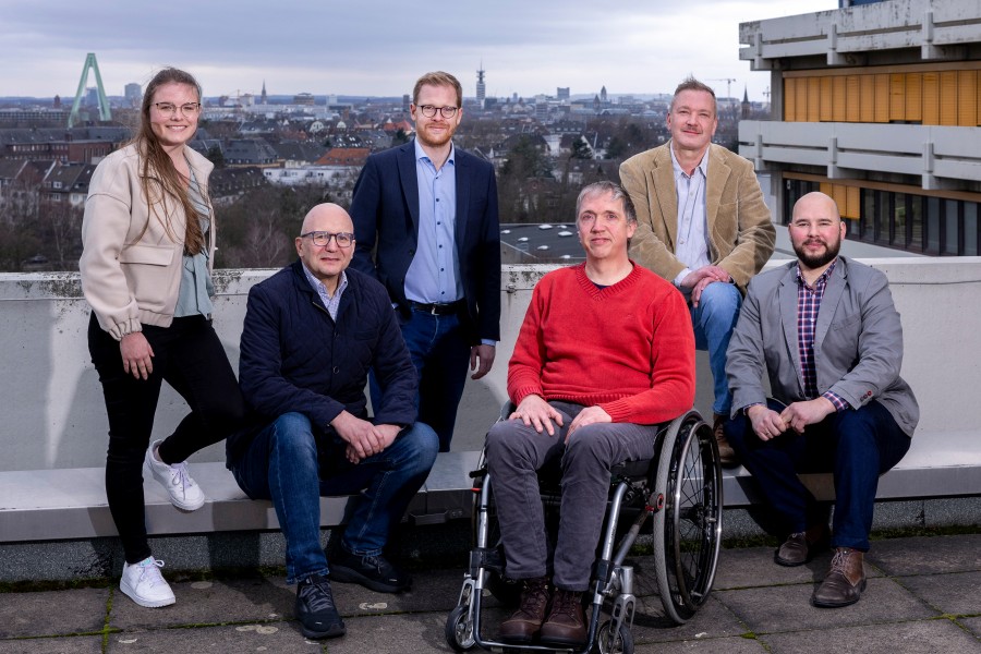 Beim Auftaktmeeting (v.l.): Rebekka Benfer (TH Köln), Dr. Peter Hug (VDMA), Prof. Dr. Niels Bartles (TH Köln), Eike Hinck (Stadt Köln), Prof. Dr. Jochen Müller (TH Köln), Michael Krüttgen (TH Köln). Bild: Michael Bause/TH Köln