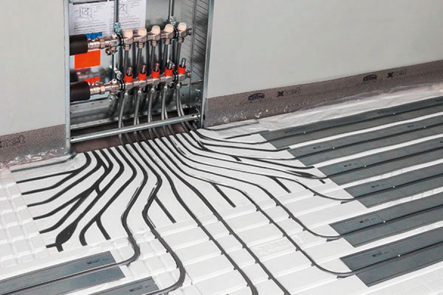 Neu im Sortiment des x-net C13 Trockensystems ist die x-net Verteilerplatte 25 mm für mehr Sicherheit in der Bodenkonstruktion. Bild: Kermi GmbH