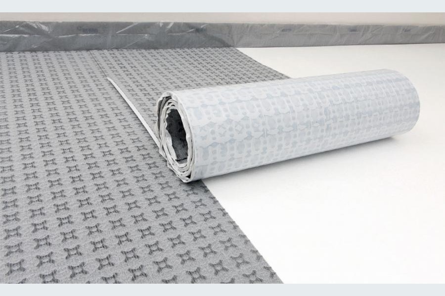  Die exklusiv bei Rehau erhältliche RAUTHERM SPEED plus Systemplatte weist lediglich eine Aufbauhöhe von 3 mm auf.