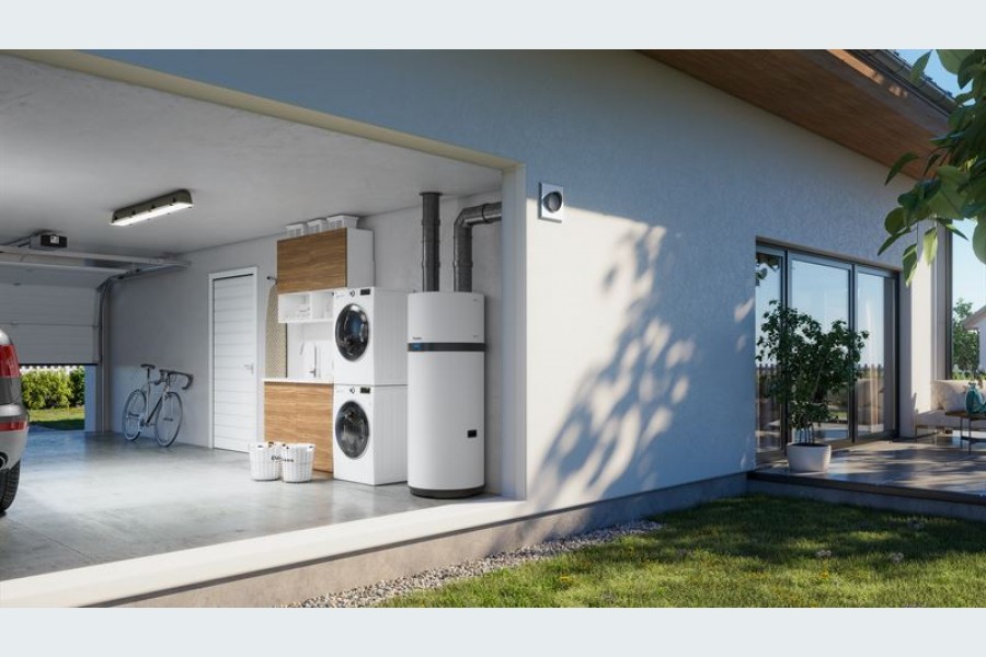 Die neue Altherma M HW Luft/Wasser-Wärmepumpe ist kombiniert mit einem emaillierten Stahltank zur Warmwasserbereitung und -speicherung (Speichervolumen 200 bzw. 260 l). Quelle: Daikin
