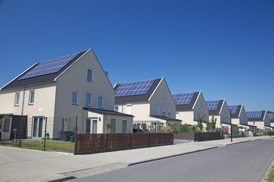 Die Neubauförderung für EH40 wurde zunächst halbiert und wird in zwei weiteren Stufen bis zum 01.01.2023 mit neuen Konditionen zum nachhaltigen und klimafreundlichen Bauen verknüpft. Quelle: stock.adobe.com/esbobeldijk