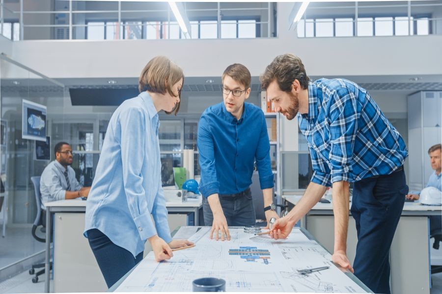 Ingenieurarbeitsmarkt: VDI ordnet ein und zeigt Potenziale (Symbolbild via GettyImages) - Bild: Getty Images