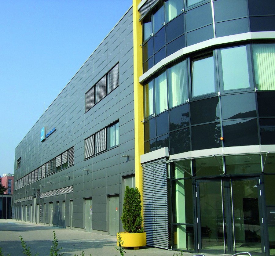 Das neue Produktionsgebäude der Jenoptik in Berlin-Adlershof