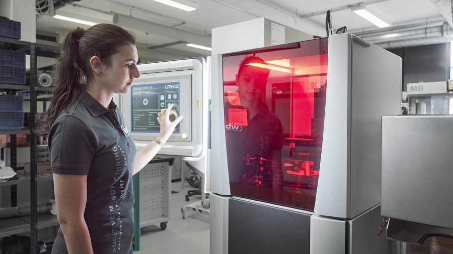 Im Programm des ICM können angehende Ingenieurinnen und Ingenieure an Forschungs- und Kooperationsprojekten mitwirken und Erfahrungen sammeln. Foto: Amadeus Bramsiepe, KIT