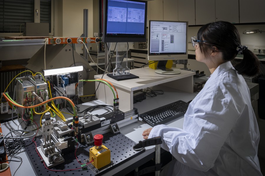 Mit ihrer Forschungsgruppe „ZEco Thermal Lab“ entwickelt Dr. Jingyuan Xu umweltfreundliche Kühllösungen für verschiedene Anwendungen.Bild: Markus Breig