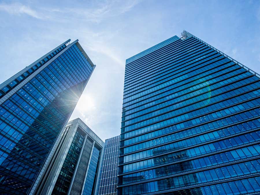 Anhand verschiedener Szenarien können Eigentümer, Investoren und Sachverständige leicht erkennen wie, wann und in welcher Höhe sich die finanzielle Performance eines Gebäudes verändert. Quele: stock.adobe.com/naka