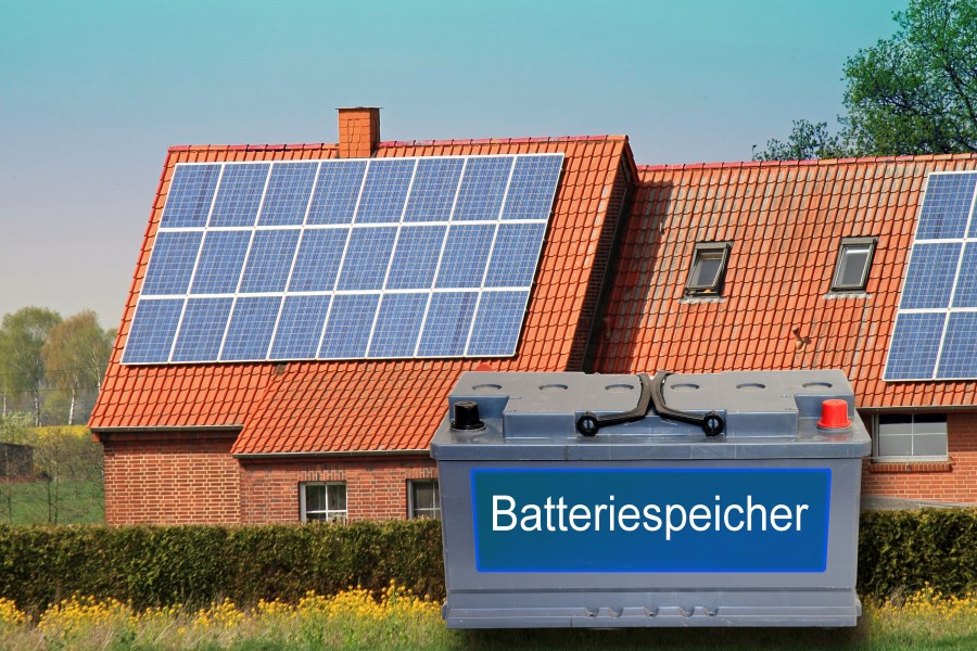 Batteriespeicher für PV-Anlagen Bild: stock.adobe.com/mitifoto 