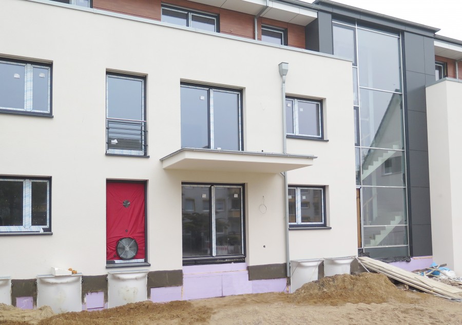 Eckdaten für Blower-Door-Test gesucht: Bevor es ans Messen gehen kann, brauchen Messteams zahlreiche Infos zum Objekt. Ein neuer Fragebogen des FLiB e. V. hilft bei deren Abfrage. Zu finden unter www.flib.de. Quelle: FLiB