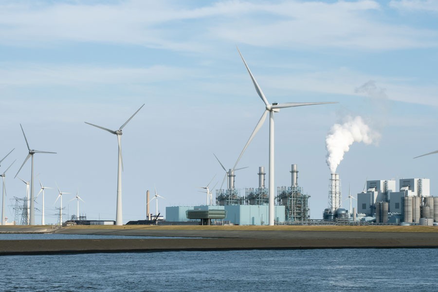 Die Stromerzeugung aus Gas ist bereits seit Mitte des Jahres 2021 rückläufig. Quelle: stock.adobe.com/Gundolf Renze