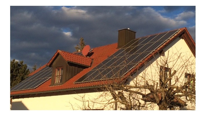 PV-Anlage auf einem Wohnhaus (Foto: DEN e. V.)