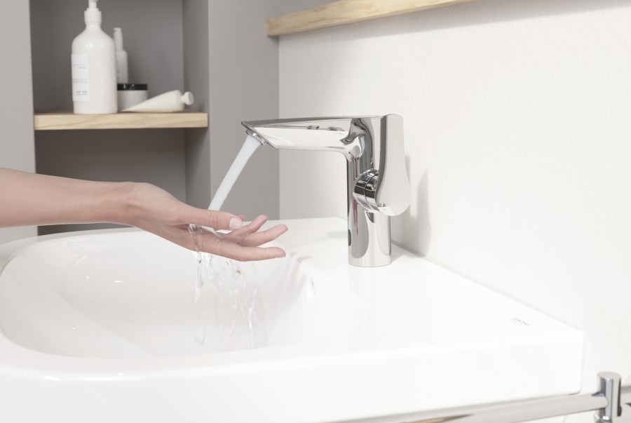 Sensorbetriebene Armaturen minimieren das Risiko einer Keimübertragung im Badezimmer - Bild: Grohe