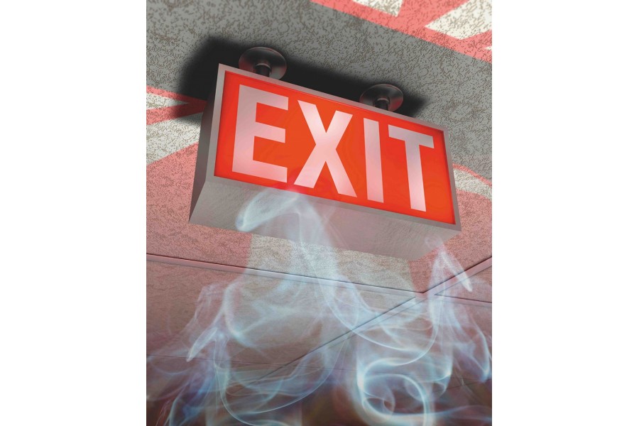 Im Brandfall gewährleisten RWA-Anlagen sichere Flucht- und Rettungswege (Foto: Bertold Werkmann/shutterstock.com)